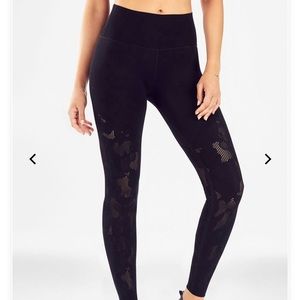 Black camo fabletics leggings
